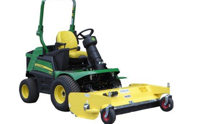 Trattorino con trinciaerba John Deere 1565 NOLEGGIO