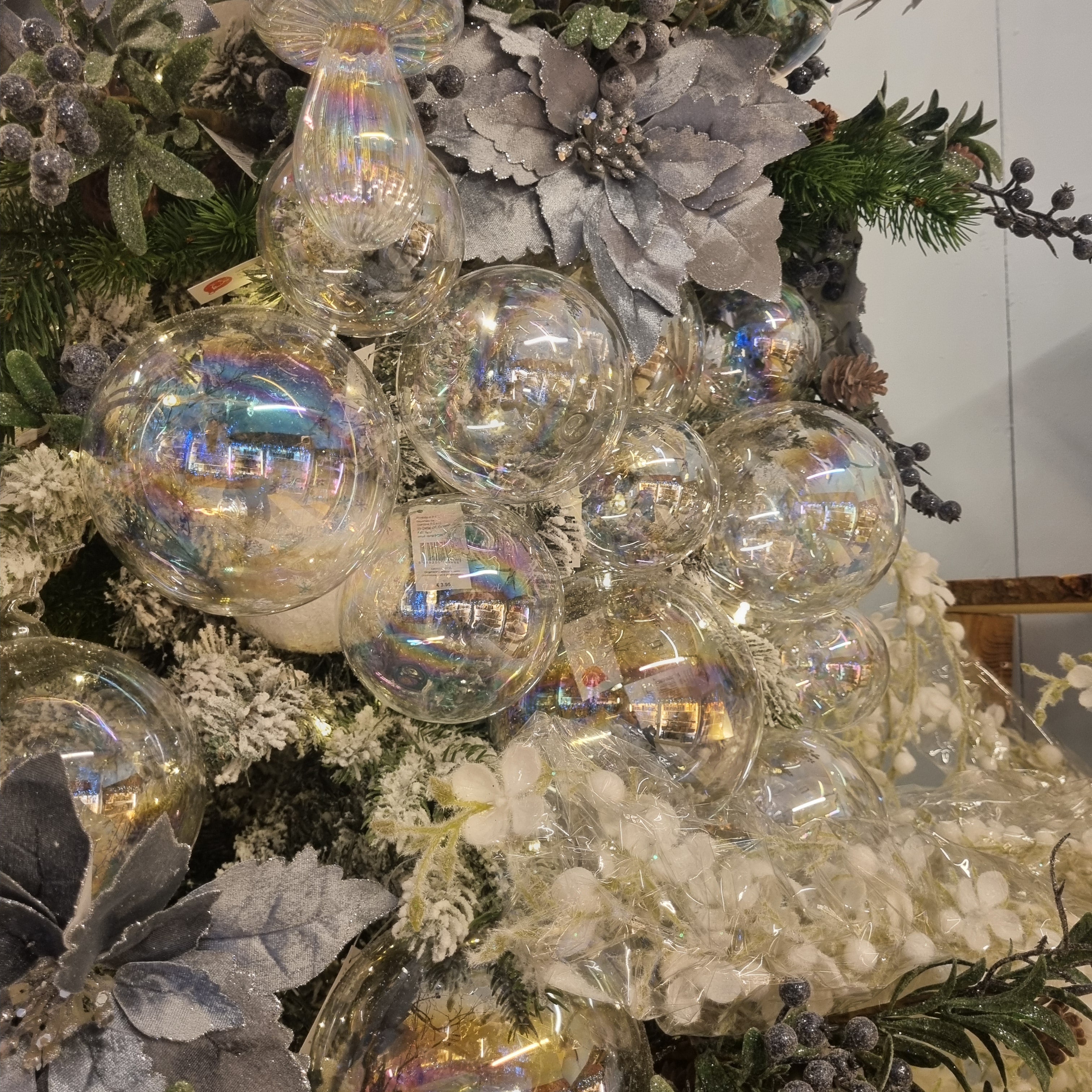 Pallina di Natale in vetro trasparente iridescente10cm
