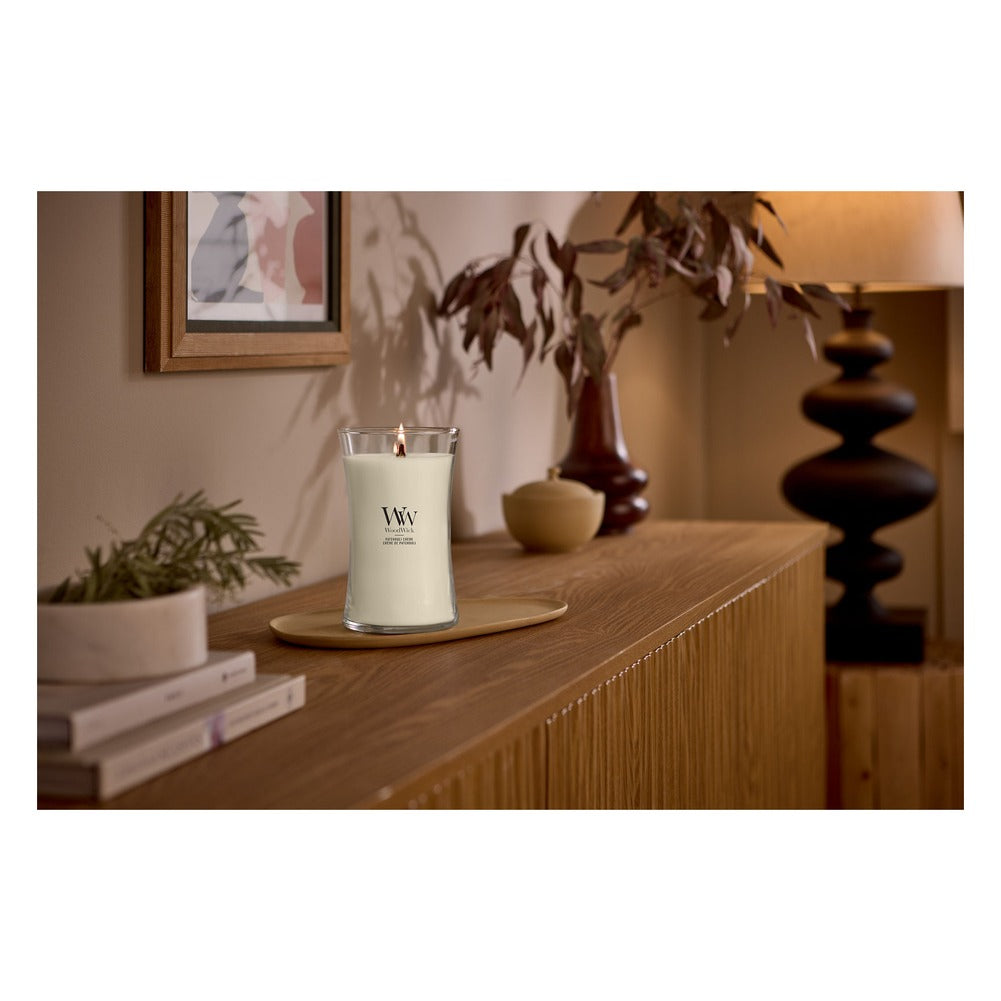 Candela Grande WoodWick Patchouli Crème 2