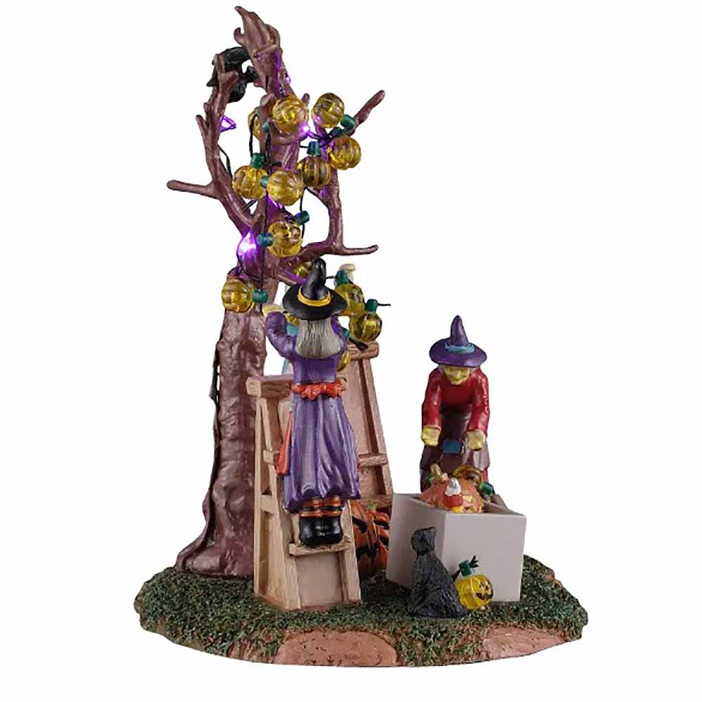 Decorating The Spooky Tree Spooky Town Lemax Cod 64601 2